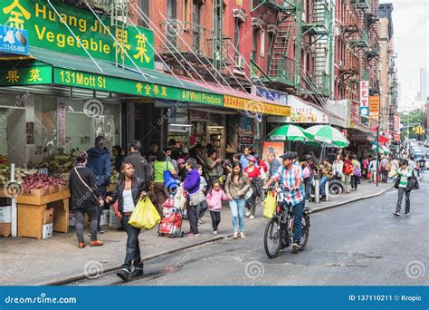 Chinatown Market (Market) .